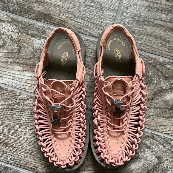 Keen Uneek Hiking Sandals, Women's Size 10 - Picture 2 of 9